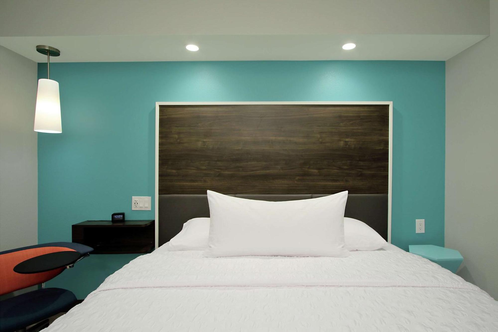 Tru By Hilton Meridian Ngoại thất bức ảnh