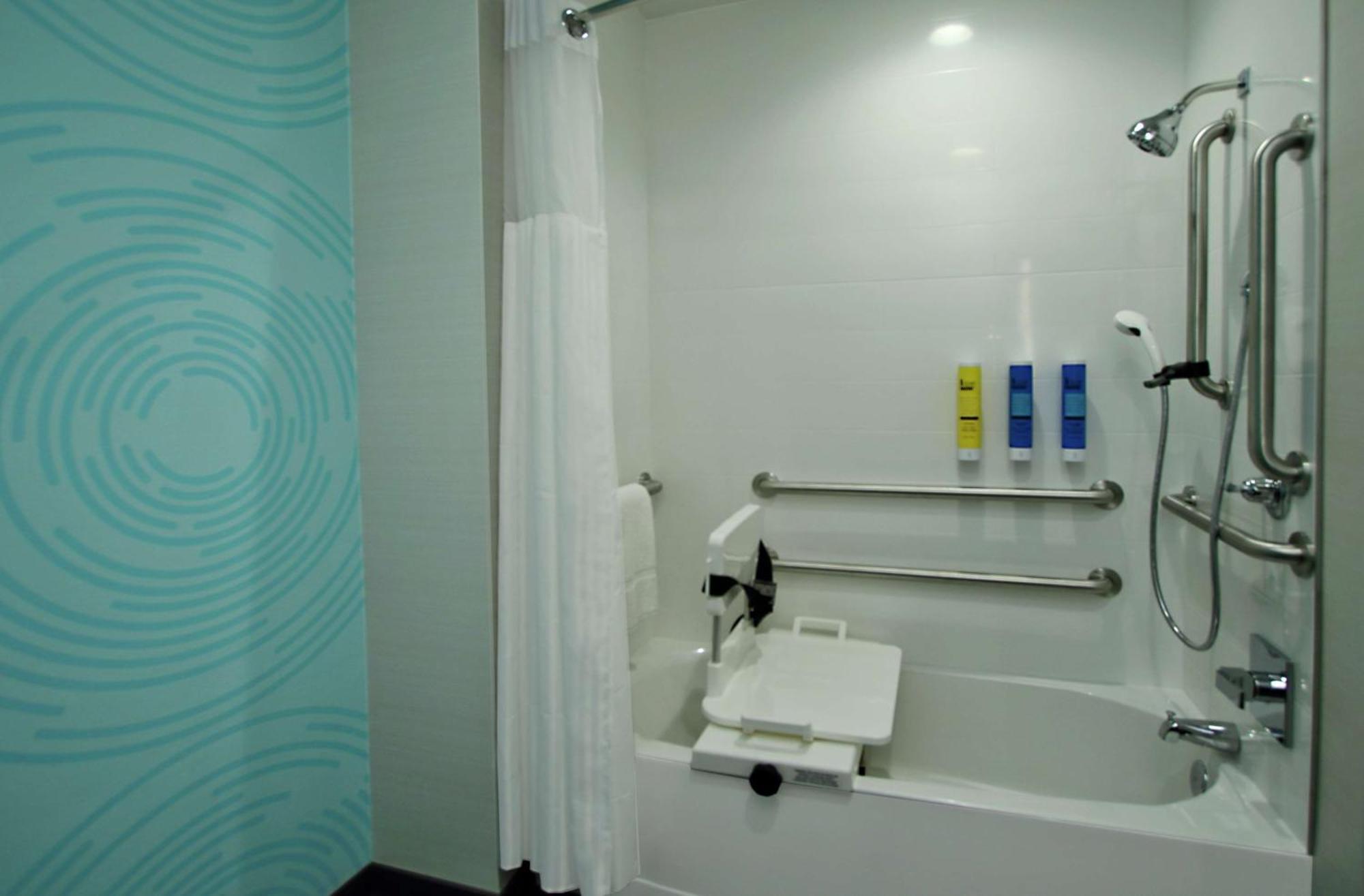 Tru By Hilton Meridian Ngoại thất bức ảnh