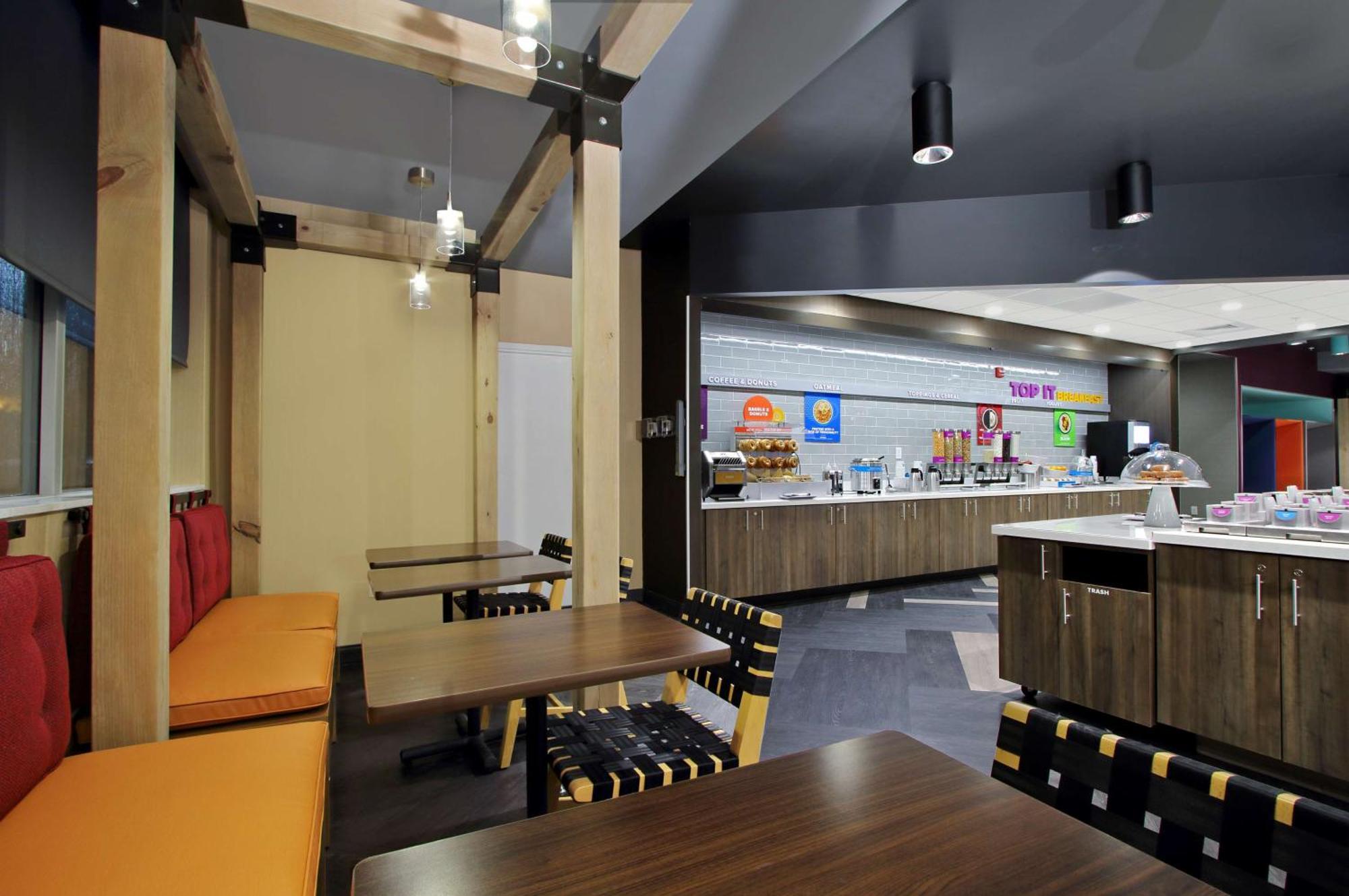 Tru By Hilton Meridian Ngoại thất bức ảnh