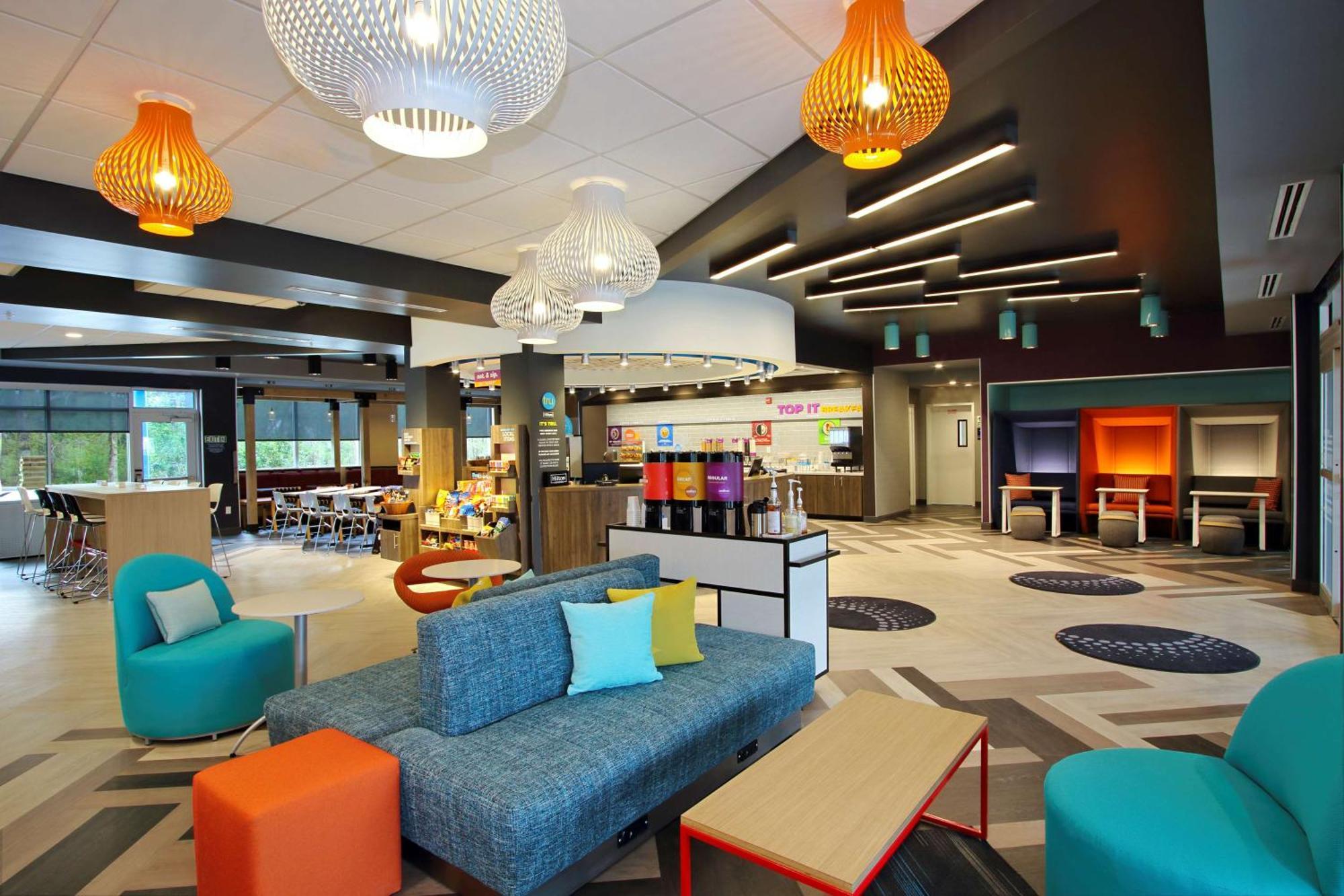 Tru By Hilton Meridian Ngoại thất bức ảnh