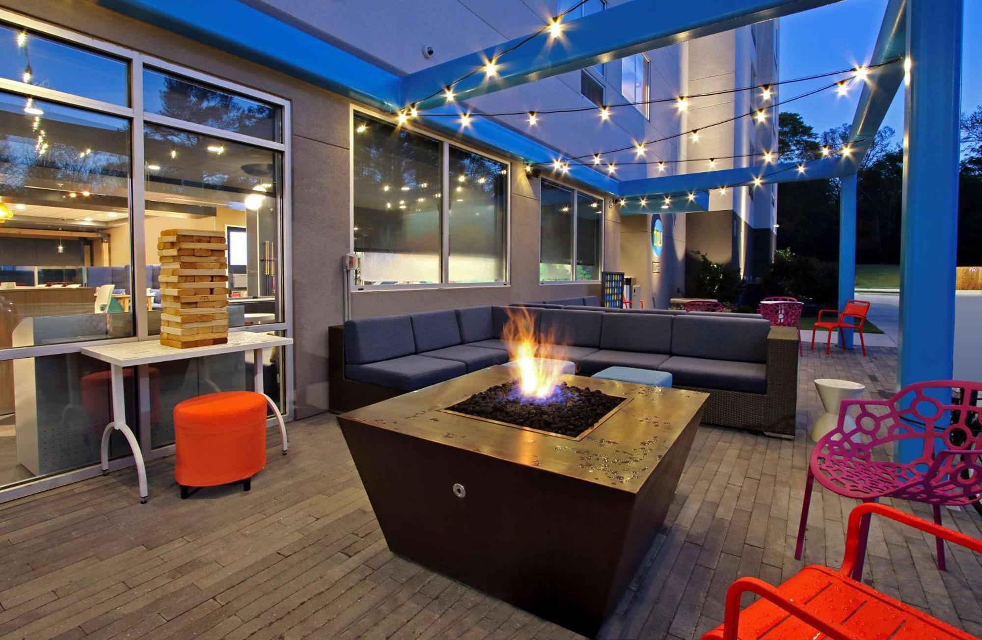Tru By Hilton Meridian Ngoại thất bức ảnh